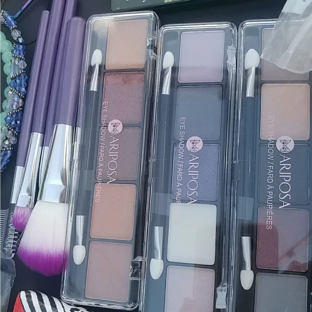 1 Eyeshadow case of 5 shades - Picture 1 of 1